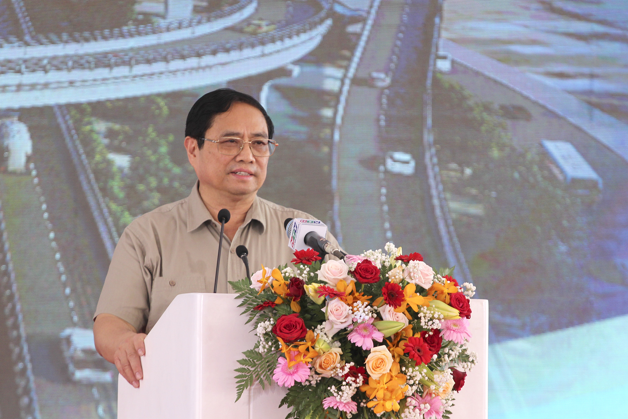 Thủ tướng Phạm Minh Chính phát biểu tại Lễ khởi công Dự án đầu tư xây dựng đường Vành đai 3 TP. Hồ Chí Minh (Ảnh: Thành Nhân).